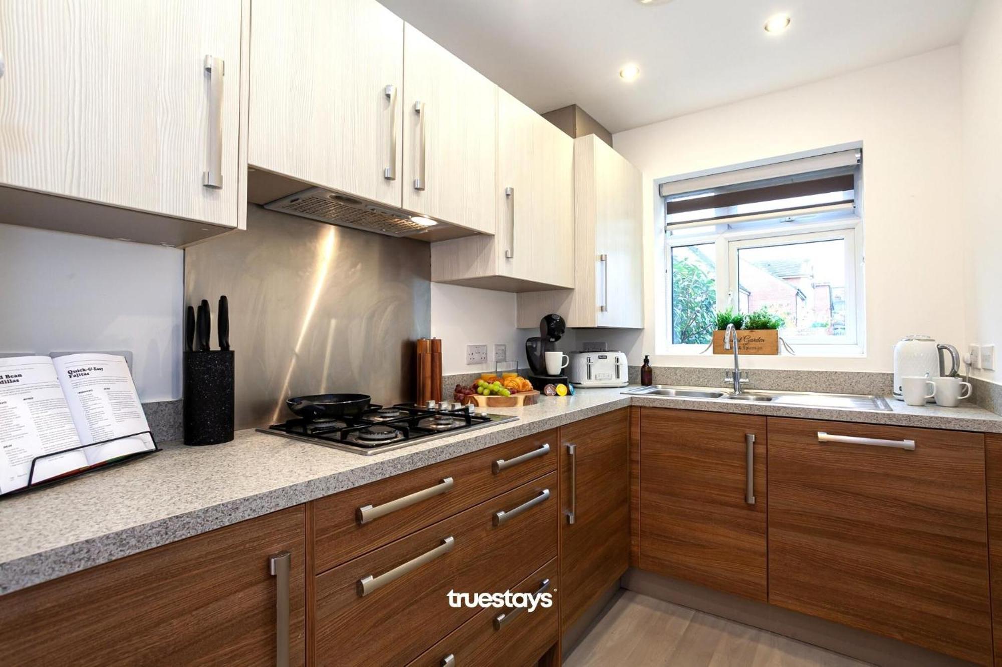 Ambassador House By Truestays - Luxury 4 Bedroom House In Stoke-On-Trent Etruria Eksteriør bilde