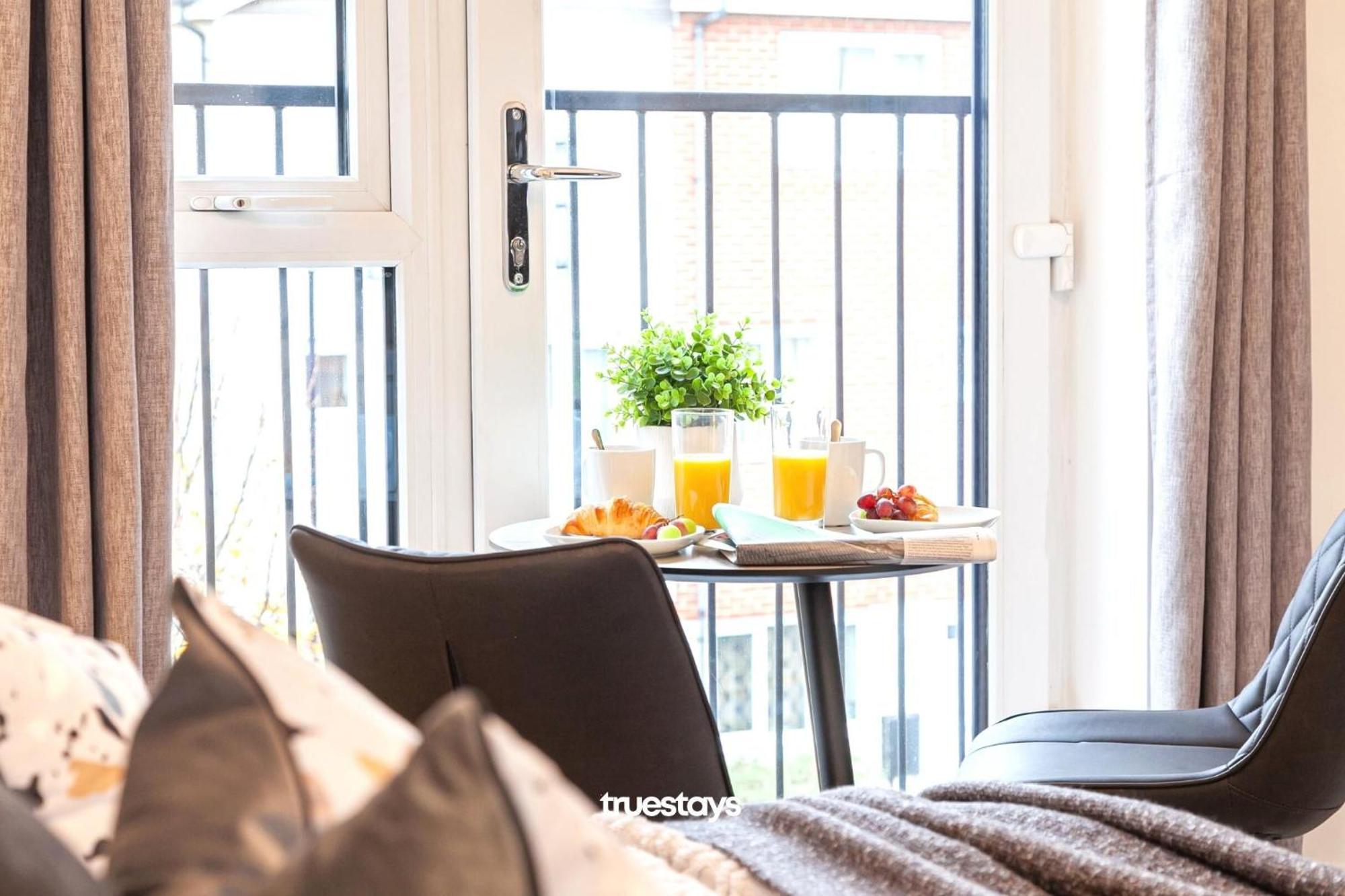 Ambassador House By Truestays - Luxury 4 Bedroom House In Stoke-On-Trent Etruria Eksteriør bilde