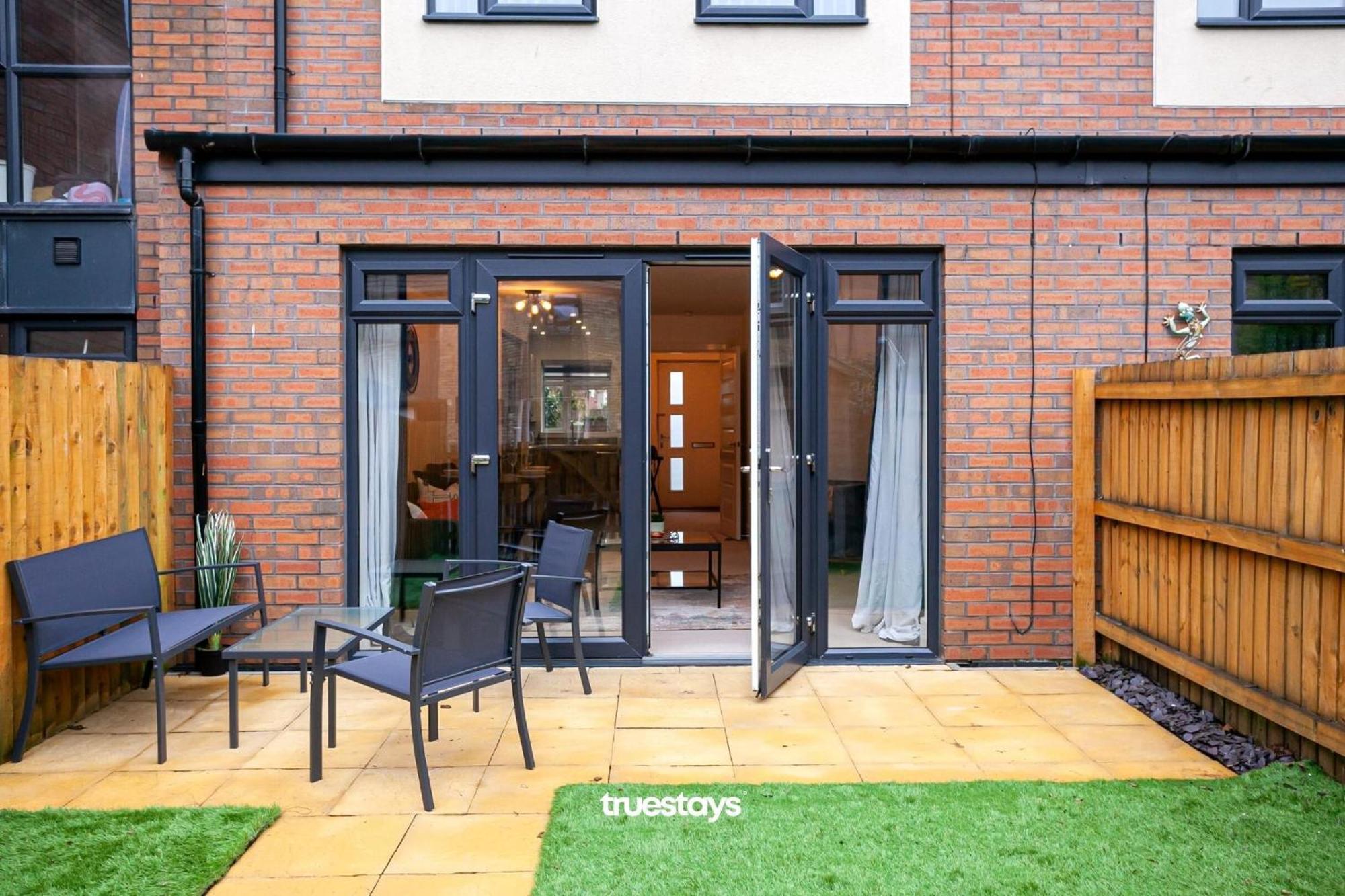 Ambassador House By Truestays - Luxury 4 Bedroom House In Stoke-On-Trent Etruria Eksteriør bilde