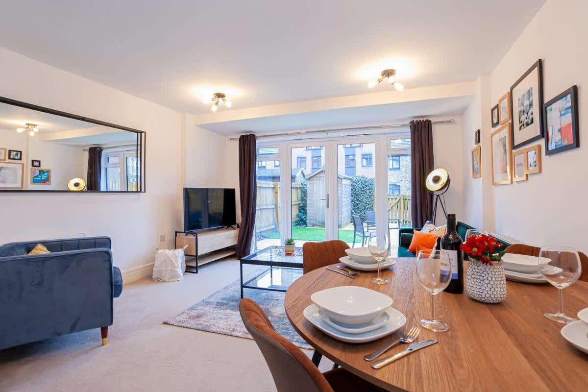 Ambassador House By Truestays - Luxury 4 Bedroom House In Stoke-On-Trent Etruria Eksteriør bilde