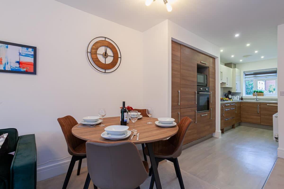 Ambassador House By Truestays - Luxury 4 Bedroom House In Stoke-On-Trent Etruria Eksteriør bilde