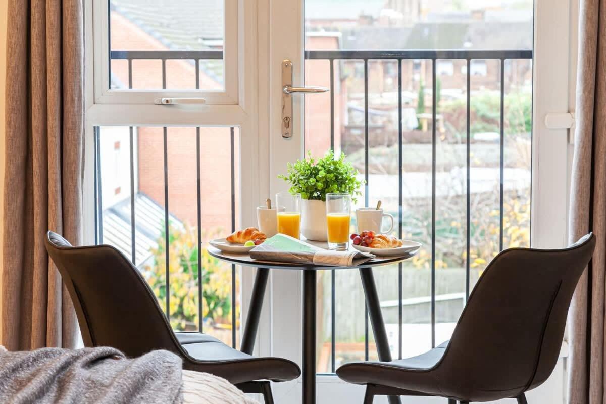Ambassador House By Truestays - Luxury 4 Bedroom House In Stoke-On-Trent Etruria Eksteriør bilde